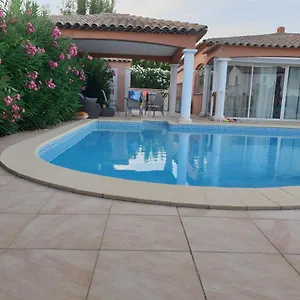 Notre Dame Plain Pied Avec Piscine Privee 8 Personnes Hébergement de vacances La Crau