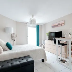 grand-studio-lumineux-a-toulouse-et-parking.midi-pyreneeshotels.com/